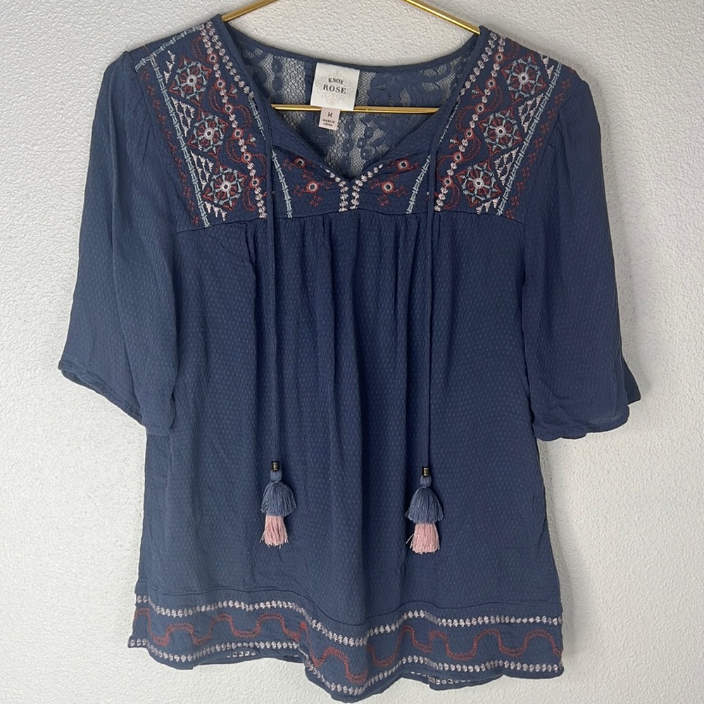 Knox Rose boho short sleeve tassel tie neck Blouse size medium